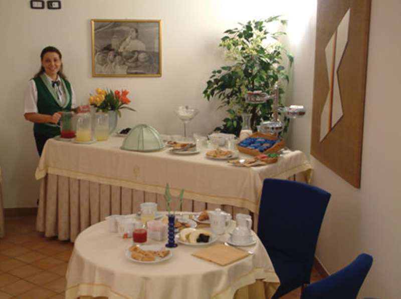 Caravaggio Hotel Naples Restoran gambar