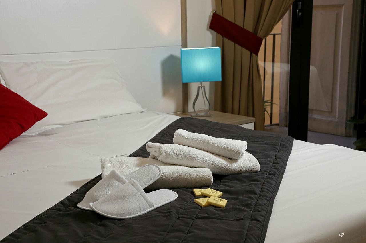 Caravaggio Hotel Naples Luaran gambar